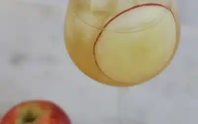 Fall Cocktail Idea: Apple Cider Spritz